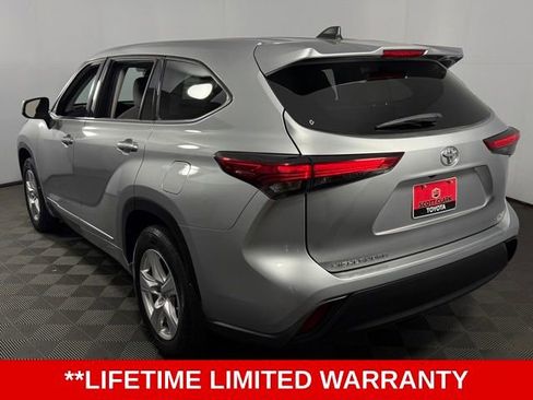 Used 2022 Toyota Highlander L image 3