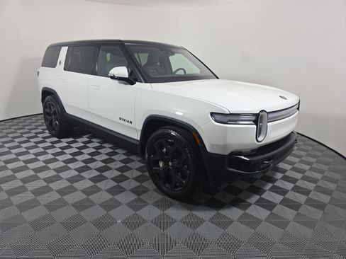 Used 2025 Rivian R1S Adventure AWD/4WD image 7