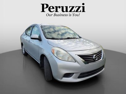 Used 2014 Nissan Versa SV w/ Convenience Package