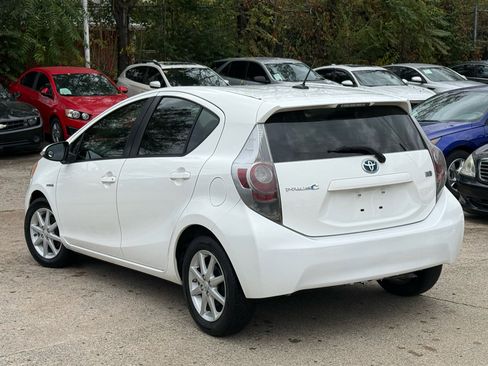 Used 2013 Toyota Prius C Three image 3