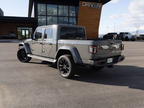 Used 2022 Jeep Gladiator Overland image 4