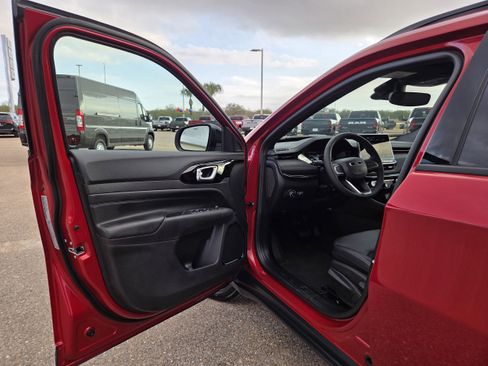 New 2026 Jeep Compass Latitude image 12