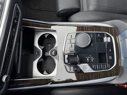 Used 2020 BMW X7 M50i w/ Luxury Seating Package image 14