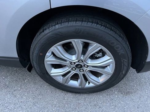 Used 2024 Ford Edge Titanium image 18