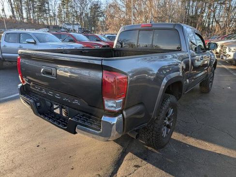 Certified 2022 Toyota Tacoma SR5 w/ SR5 Appearance Package (SM) AWD/4WD image 8
