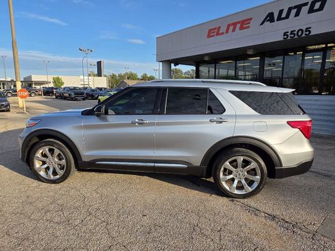 Used 2020 Ford Explorer Platinum w/ Premium Technology Package image 7