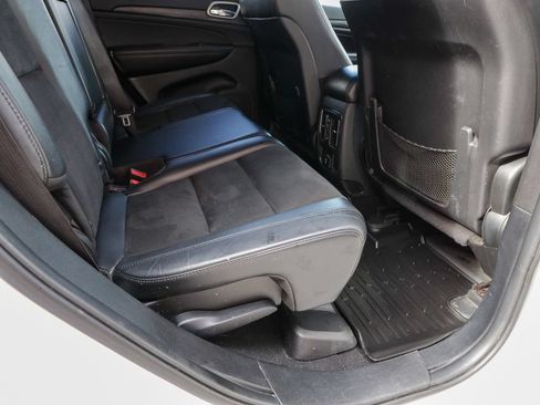 Used 2019 Jeep Grand Cherokee Altitude AWD/4WD image 28