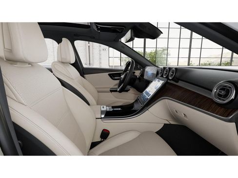 Used 2026 Mercedes-Benz C 300 4MATIC Sedan image 4