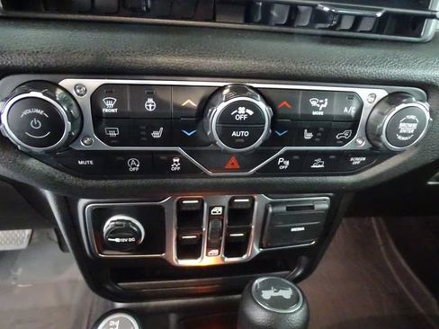 Used 2026 Jeep Wrangler Unlimited Sport AWD/4WD image 11
