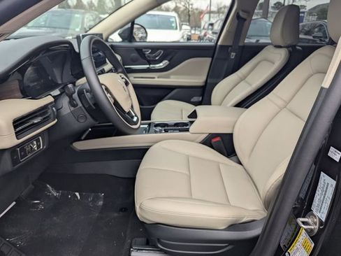 New 2026 Lincoln Corsair Reserve FWD image 18