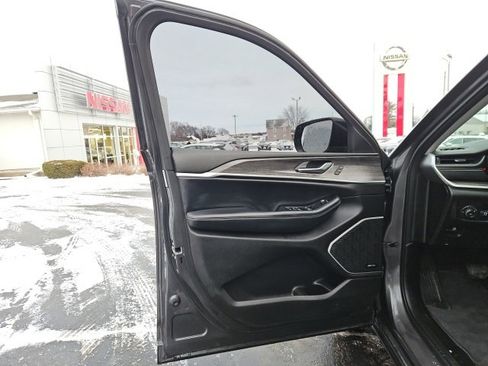 Used 2022 Jeep Grand Cherokee L Limited image 29