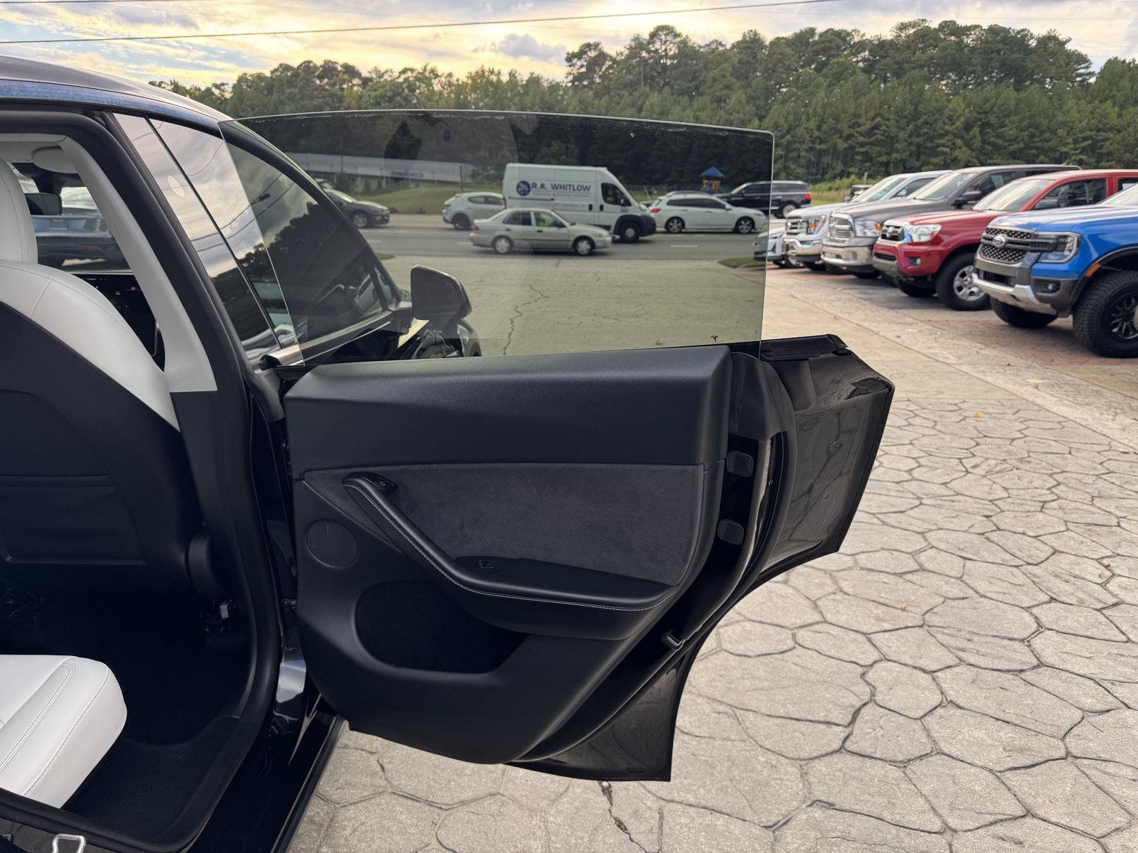 Used 2023 Tesla Model Y Long Range AWD/4WD image 12