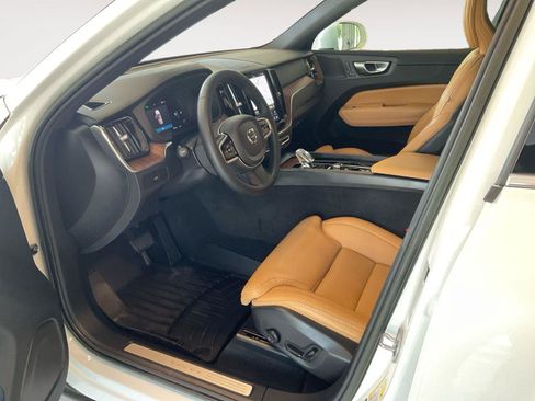Used 2023 Volvo XC60 B5 Ultimate w/ Climate Package AWD/4WD image 9