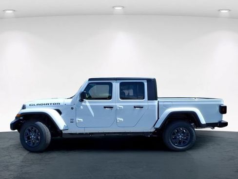 New 2026 Jeep Gladiator Sport AWD/4WD image 5