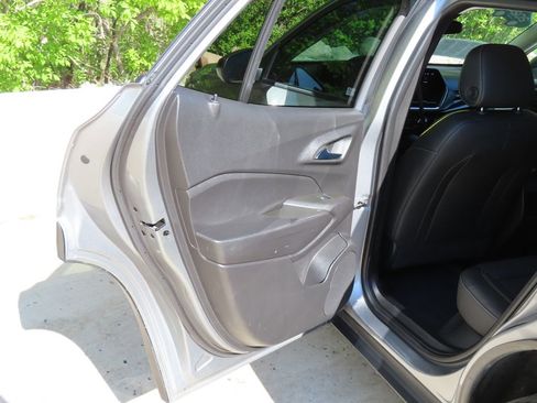 Used 2024 Chevrolet Trax ACTIV FWD image 29