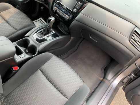 Used 2018 Nissan Rogue SV AWD/4WD image 36