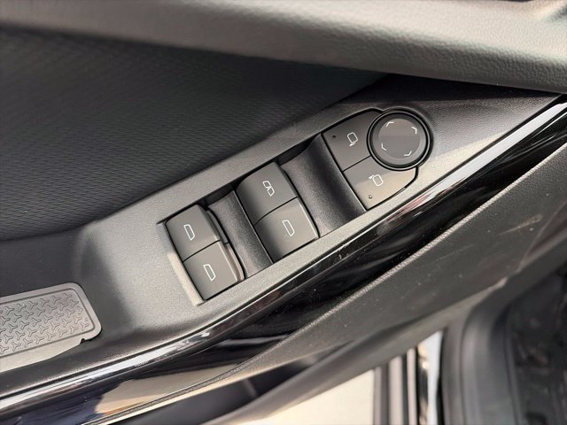 New 2027 Chevrolet Equinox LT w/ Convenience Package II FWD image 9