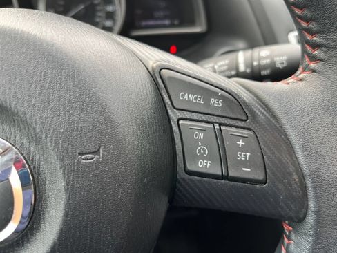Used 2016 MAZDA MAZDA3 i Touring w/ Popular Equipment Package FWD image 17
