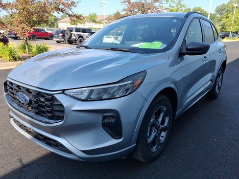 Certified 2024 Ford Escape ST-Line w/ Tech Pack #1 AWD/4WD image 3
