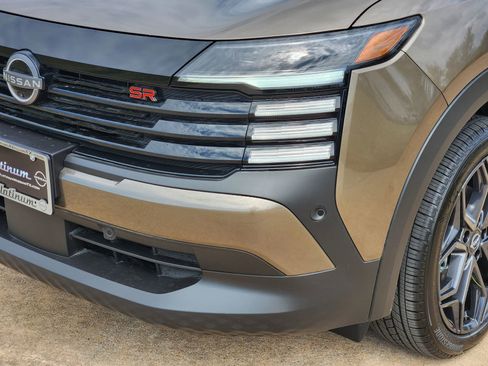 New 2026 Nissan Kicks SR w/ Illumination Package image 9