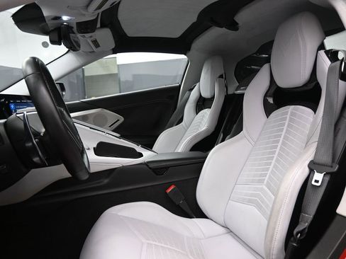 Used 2021 Chevrolet Corvette Stingray Premium Cpe w/ Z51 Performance Package image 13