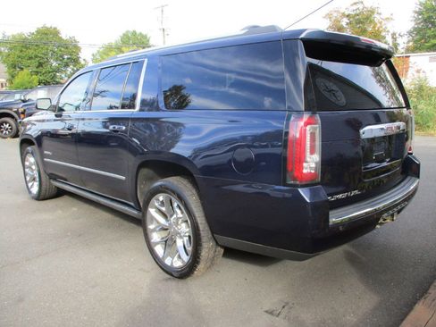 Used 2019 GMC Yukon XL Denali w/ Denali Ultimate Package image 3