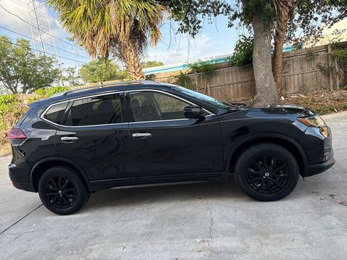Used 2020 Nissan Rogue SV AWD/4WD image 4