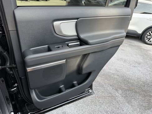 New 2025 Ford Expedition Active image 39