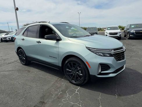 Certified 2022 Chevrolet Equinox RS w/ Infotainment Package FWD image 2