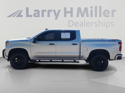 Used 2019 Chevrolet Silverado 1500 Custom w/ Custom Value Package AWD/4WD image 2