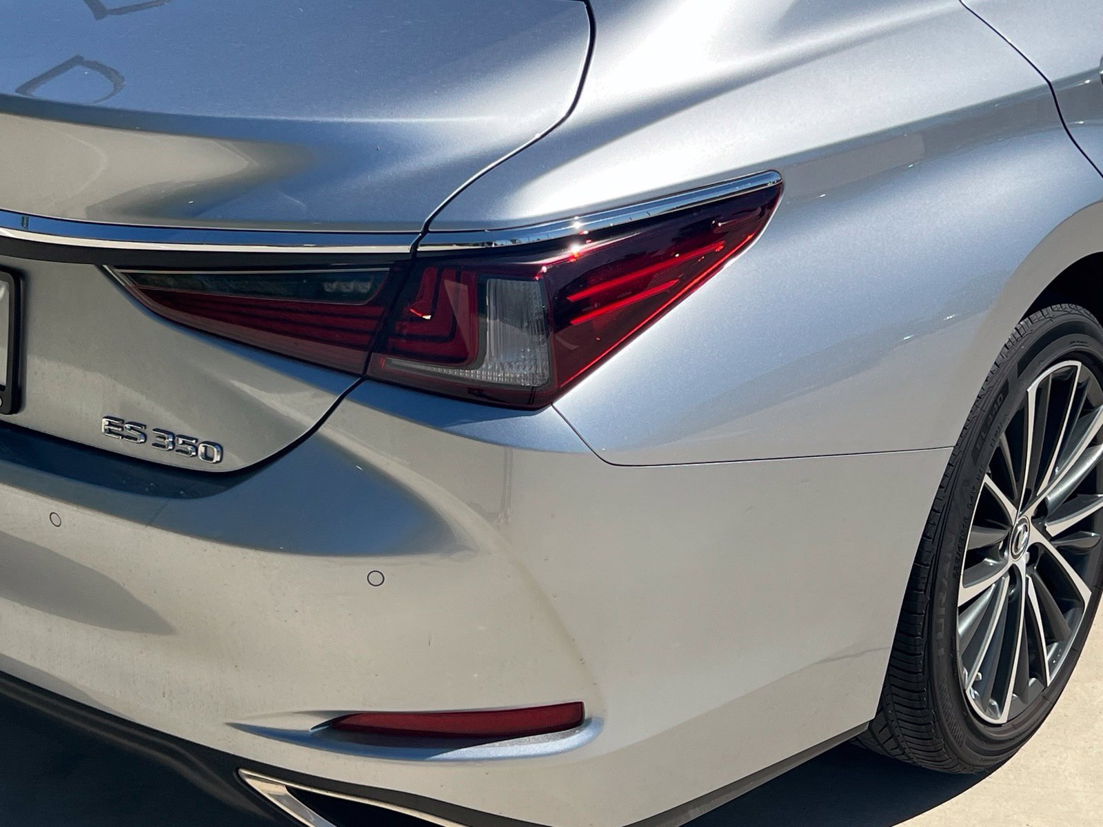 Used 2022 Lexus ES 350 w/ Premium Package FWD image 13