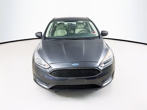 Used 2018 Ford Focus SE FWD image 3
