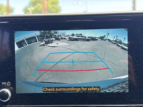 Used 2024 Toyota Highlander XLE AWD/4WD image 21