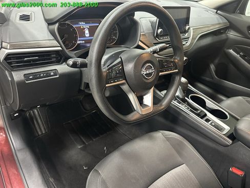 Used 2023 Nissan Altima 2.5 SV AWD/4WD image 3