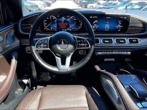 Used 2023 Mercedes-Benz GLS 450 4MATIC image 4