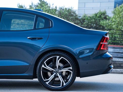 Certified 2024 Volvo S60 B5 Plus AWD/4WD image 4