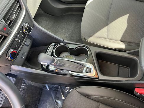 Used 2025 Buick Encore GX Preferred image 35