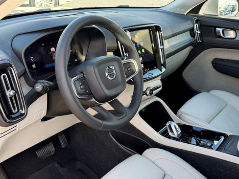 Certified 2023 Volvo XC40 B5 Plus w/ Protection Package Premier image 24