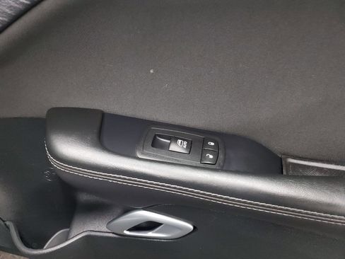 Used 2017 Dodge Challenger SXT image 14