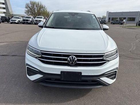 Used 2024 Volkswagen Tiguan SE AWD/4WD image 5