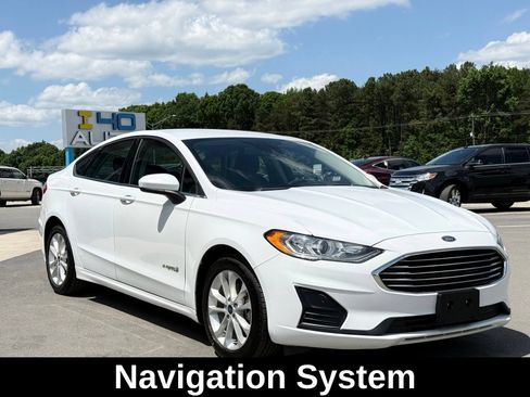 Used 2019 Ford Fusion SE FWD image 3