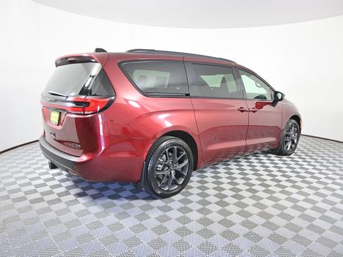 Used 2023 Chrysler Pacifica Touring-L w/ S Appearance Package AWD/4WD image 6
