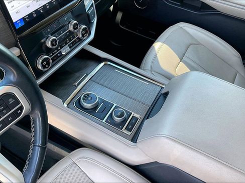 Used 2024 Ford Expedition Max Limited image 15