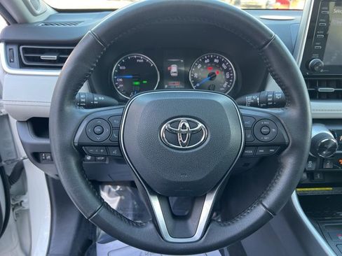 Used 2021 Toyota RAV4 XLE Premium image 26