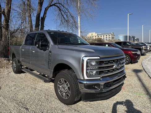Used 2024 Ford F350 Lariat w/ FX4 Off-Road Package image 6