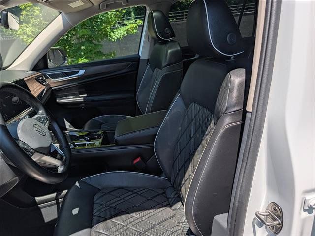 Certified 2024 Volkswagen Atlas SEL Premium R-Line AWD/4WD image 33