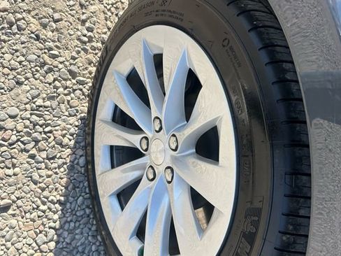 Used 2017 Tesla Model S 75D image 39