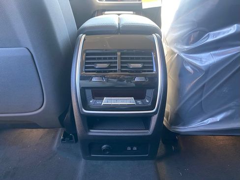 New 2027 BMW X7 xDrive40i w/ Premium Package AWD/4WD image 9