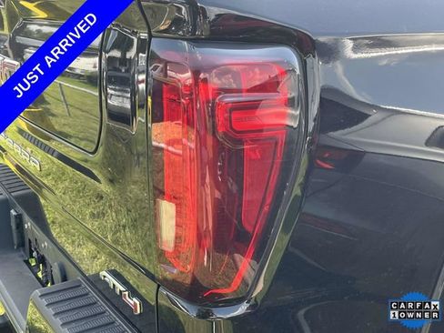 Used 2023 GMC Sierra 1500 AT4 w/ AT4 Premium Package AWD/4WD image 8
