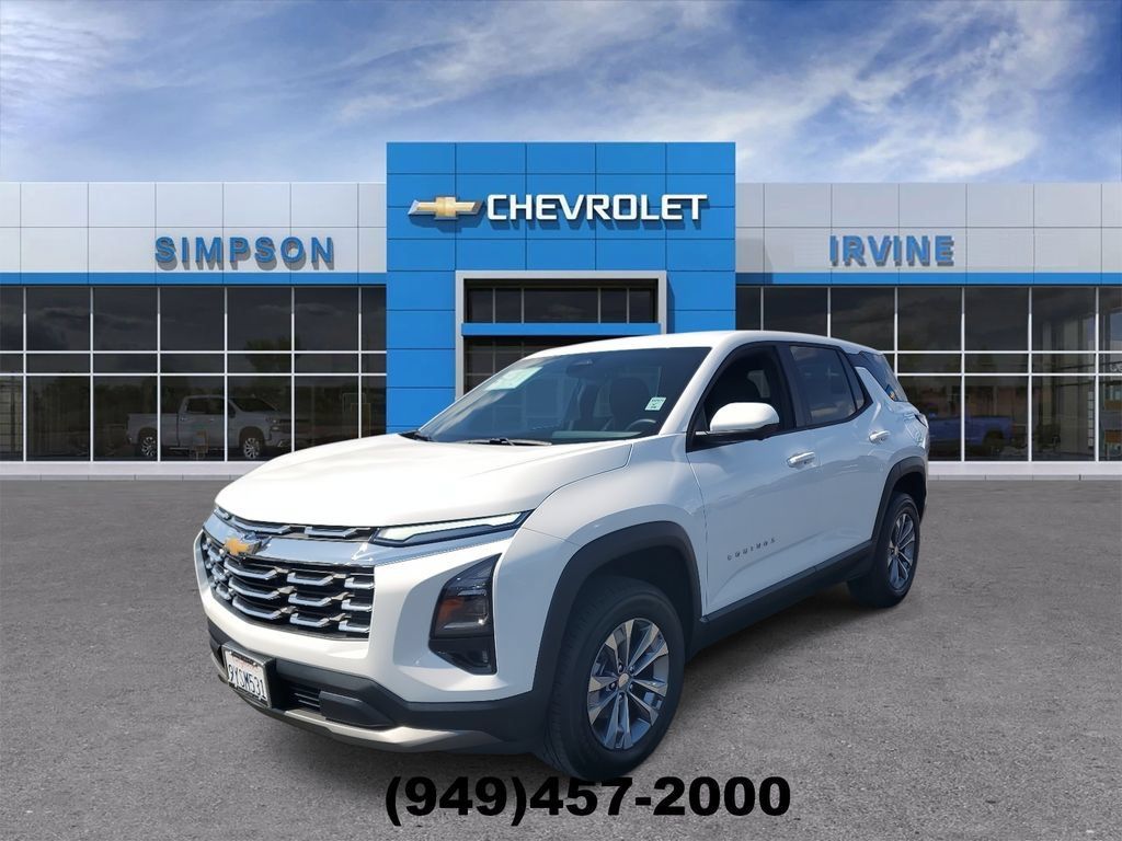 Used 2026 Chevrolet Equinox LT w/ Safety and Technology Package FWD image 4